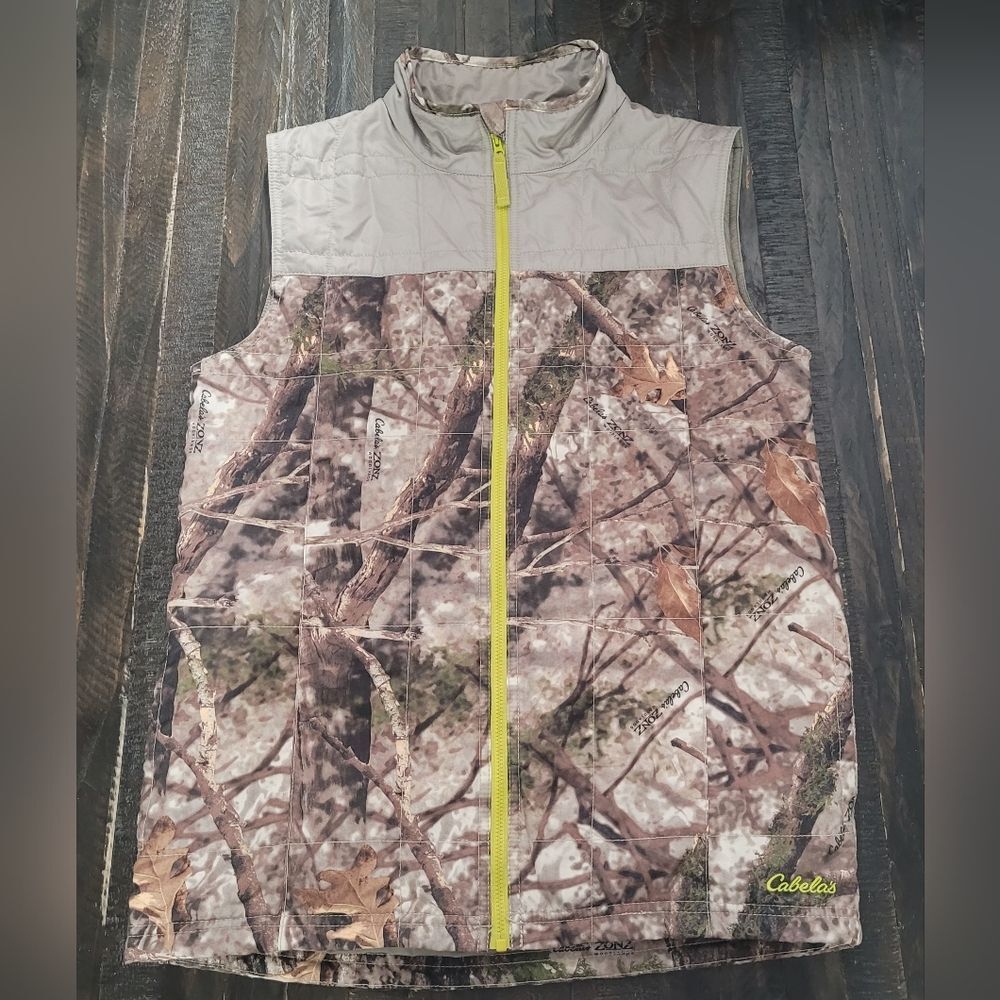 Cabelas Zonz Woodlands Vest Camouflage Puffer Full Zip Boys Size 2XL